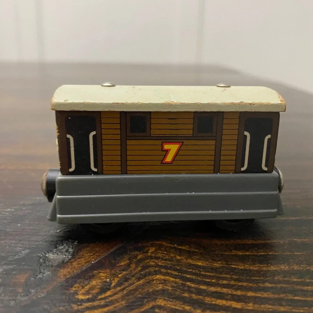 Thomas & Friends Wooden Railway Toby the Tram Engine Magnetic Train‎ No 7